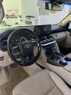 تۆیۆتا لاند کروزەر